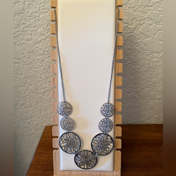 Bancroft Ivy Metal Statement Necklace with Silver Filigree, 16 inch, Like New - Picture 4 of 8